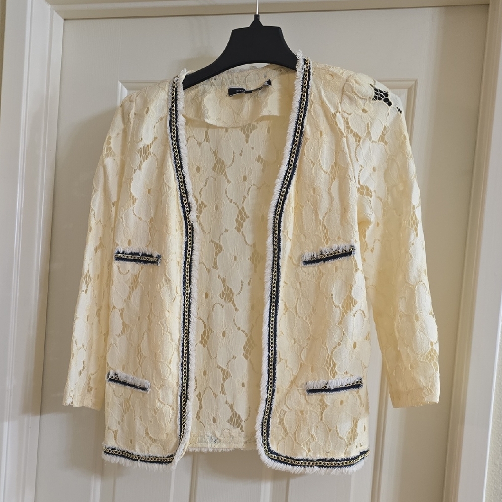 Chic Cream Lace Women's Blazer